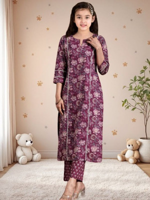 Heerkart Girls Casual Dupatta and Pyjama Set(Maroon Pack of 1)