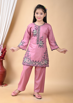 S SOYAIB DRESSES Girls Wedding Kurta and Pyjama Set(Pink Pack of 1)