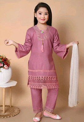 OXTEE ENTERPRISE Girls Festive & Party Kurta, Pyjama & Dupatta Set(Green Pack of 1)