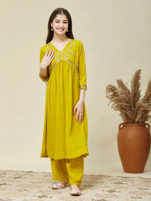 Curly Tales Girls Festive & Party Kurta and Trouser Set(Green Pack of 1)