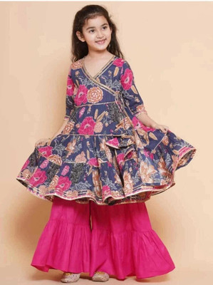 Pinkshierd Girls Wedding Kurta and Pyjama Set(Multicolor Pack of 1)