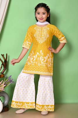 FIRST DREAM Girls Casual Kurta, Pyjama & Dupatta Set(Yellow Pack of 1)