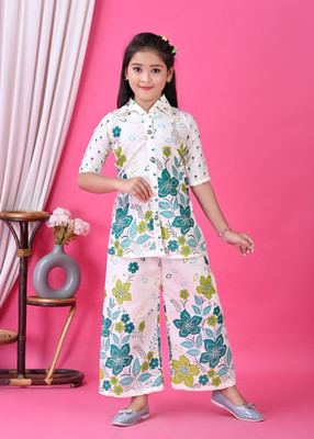 S SOYAIB DRESSES Girls Casual Kurta and Palazzo Set(Green Pack of 1)
