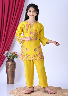 S SOYAIB DRESSES Girls Wedding Kurta and Pyjama Set(Yellow Pack of 1)