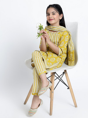 spack jerrow Baby Girls Festive & Party Kurti, Legging and Dupatta Set(Yellow Pack of 1)