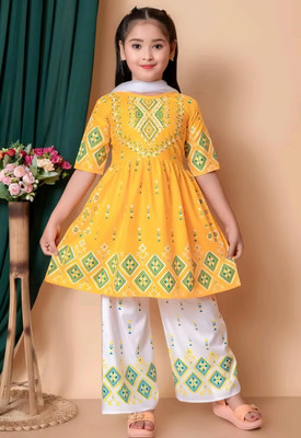 HrCollection Girls Casual Kurta, Pyjama & Dupatta Set(White Pack of 1)