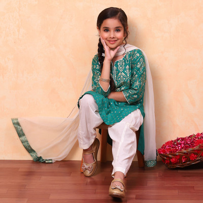 BIBA Girls Casual Kurta, Pyjama & Dupatta Set(Green Pack of 1)