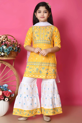 Kidsearth Girls Casual Kurta, Churidar & Dupatta Set(Yellow Pack of 1)