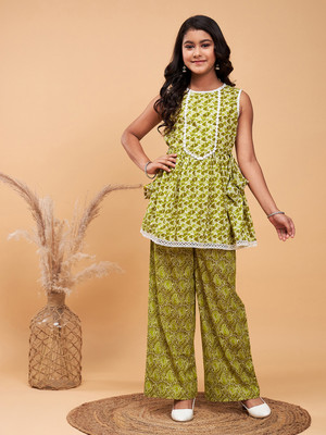 Stylo Bug Girls Festive & Party Kurta and Pyjama Set(Green Pack of 1)