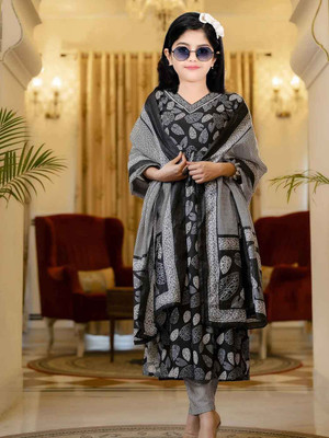 Vetrokart Girls Casual Churidar and Dupatta Set(Black Pack of 1)