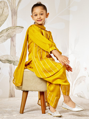 VASTRAMAY Girls Festive & Party Kurta and Patiala Set(Yellow Pack of 1)