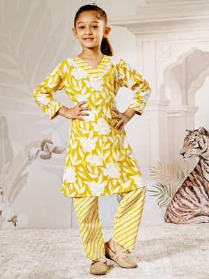 VASTRAMAY Girls Festive & Party Kurta and Pyjama Set(Yellow Pack of 1)