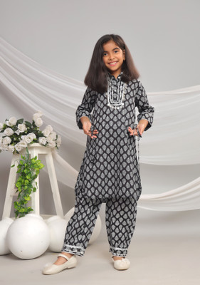 MisBis Girls Casual Kurta and Pyjama Set(Black Pack of 1)