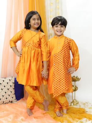 VASTRAMAY Boys Casual Kurta and Pyjama Set(Orange Pack of 1)