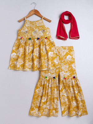 Aww Hunnie Girls Casual Kurta and Churidar Set(Yellow Pack of 1)