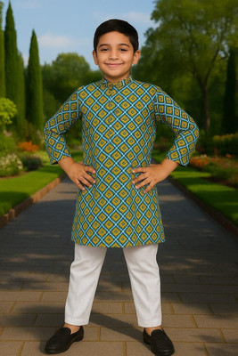 seetoo Boys Festive & Party Kurta and Pyjama Set(Green Pack of 1)