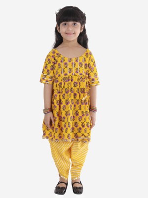 Superminis Baby Girls Festive & Party Kurta and Pyjama Set(Yellow Pack of 1)