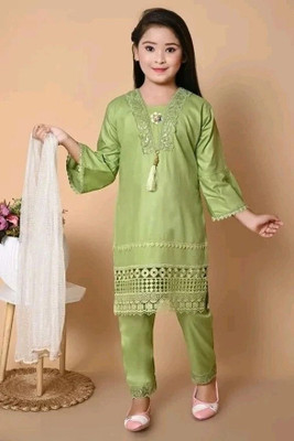 Shiidal Girls Casual, Festive & Party Kurta, Pyjama & Dupatta Set(Green Pack of 1)