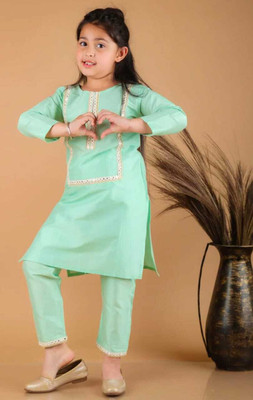 SK GARMENTS HUB Girls Festive & Party Kurta and Pyjama Set(Light Green Pack of 1)