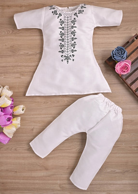 HouseOfCommon Girls Casual Kurta and Pyjama Set(White Pack of 1)