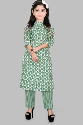 Various Vault Girls Casual Kurta and Pyjama Set(Green Pack of 1)