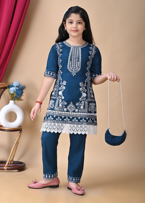 A M ENTERPRISE Girls Casual Kurta and Churidar Set(Blue Pack of 1)