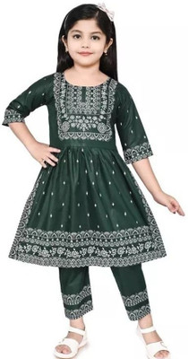 MYTEX FASHION Girls Casual Kurta and Trouser Set(Green Pack of 1)