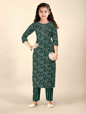 Vetrokart Girls Festive & Party Kurta and Trouser Set(Green Pack of 1)