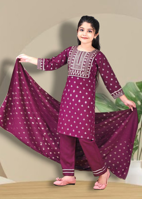 hallokidzz Girls Festive & Party, Wedding Kurta, Pyjama & Dupatta Set(Multicolor Pack of 1)