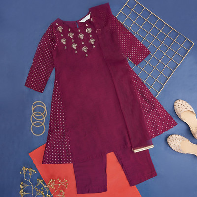 Akkriti by Pantaloons Girls Festive & Party Kurta, Churidar & Dupatta Set(Maroon Pack of 1)