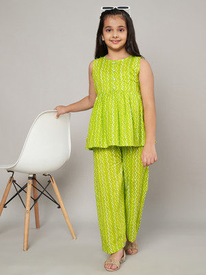 FABRIC FITOOR Girls Casual Kurta and Palazzo Set(Green Pack of 1)