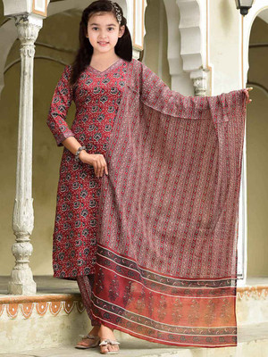 Vetrokart Girls Casual Churidar and Dupatta Set(Multicolor Pack of 1)