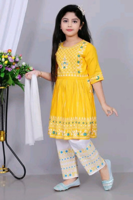 RM Dresses Girls Festive & Party, Casual, Wedding Kurta, Pyjama & Dupatta Set(Yellow Pack of 1)