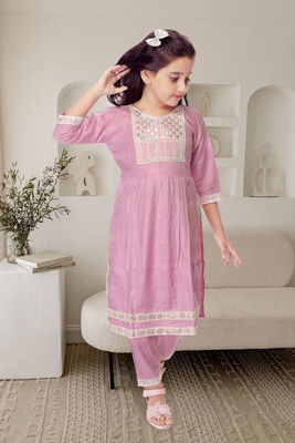 qadri fashion Girls Festive & Party Kurta and Pyjama Set(Yellow Pack of 1)
