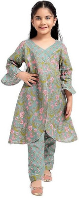 AHAANCREATION Baby Girls Festive & Party Kurta, Pyjama & Dupatta Set(Green Pack of 1)
