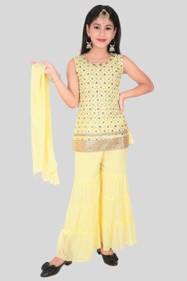 Qeboo Girls Festive & Party Kurta, Pyjama & Dupatta Set(Yellow Pack of 1)