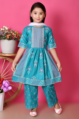 Nissan Creation Girls Casual Kurta and Pyjama Set(Green Pack of 1)