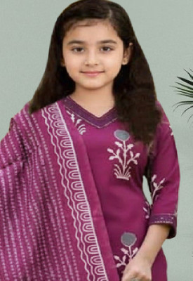 Bholukart Girls Casual Churidar and Dupatta Set(Maroon Pack of 1)