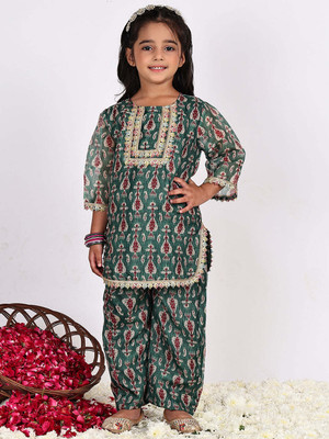NEUDIS Girls Festive & Party Kurta and Palazzo Set(Green Pack of 1)
