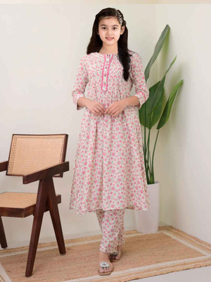 Vetrokart Girls Casual Dupatta and Pyjama Set(Pink Pack of 1)