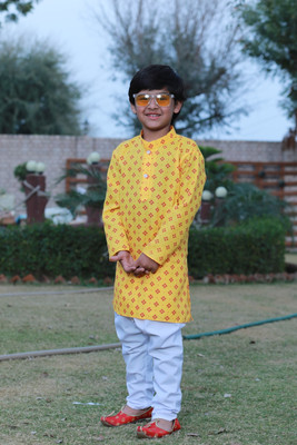 LABELZERO Boys Festive & Party Kurta and Pyjama Set(Multicolor Pack of 1)
