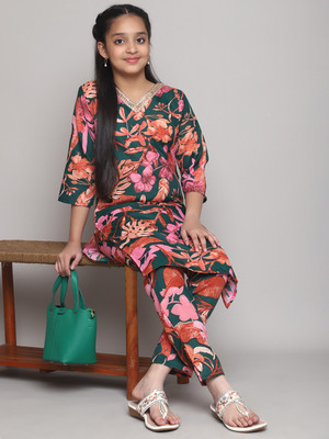 Various Vault Girls Festive & Party Kurta and Pyjama Set(Multicolor Pack of 1)