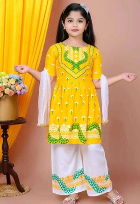 STEEPEARLY Baby Girls Festive & Party, Wedding Kurta, Pyjama & Dupatta Set(Yellow Pack of 1)