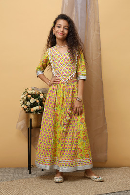 Ishti Girls Festive & Party Top and Skirt Set(Yellow Pack of 1)