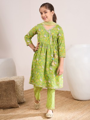 Pspeaches Girls Festive & Party Kurta and Pyjama Set(Green Pack of 1)