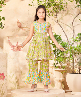 Aarika Girls Festive & Party Salwar and Kurta Set(Green Pack of 1)