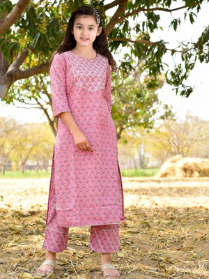 Vetrokart Girls Festive & Party Kurta and Pyjama Set(Multicolor Pack of 1)