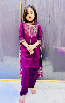 barkatdesigningplanet Girls Festive & Party, Wedding, Casual Kurta, Pyjama & Dupatta Set(Purple Pack of 1)