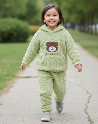 Keenuu Kids Nightwear Boys & Girls Solid Fleece Blend(Green Pack of 1)