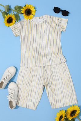 Kryvyn Kids Nightwear Boys & Girls Printed Cotton Blend(Yellow Pack of 1)